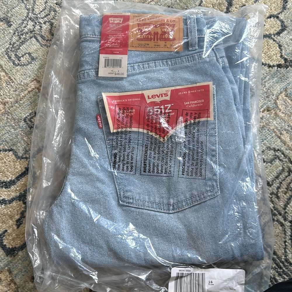 NWT Levi’s 551Z authentic straight jeans